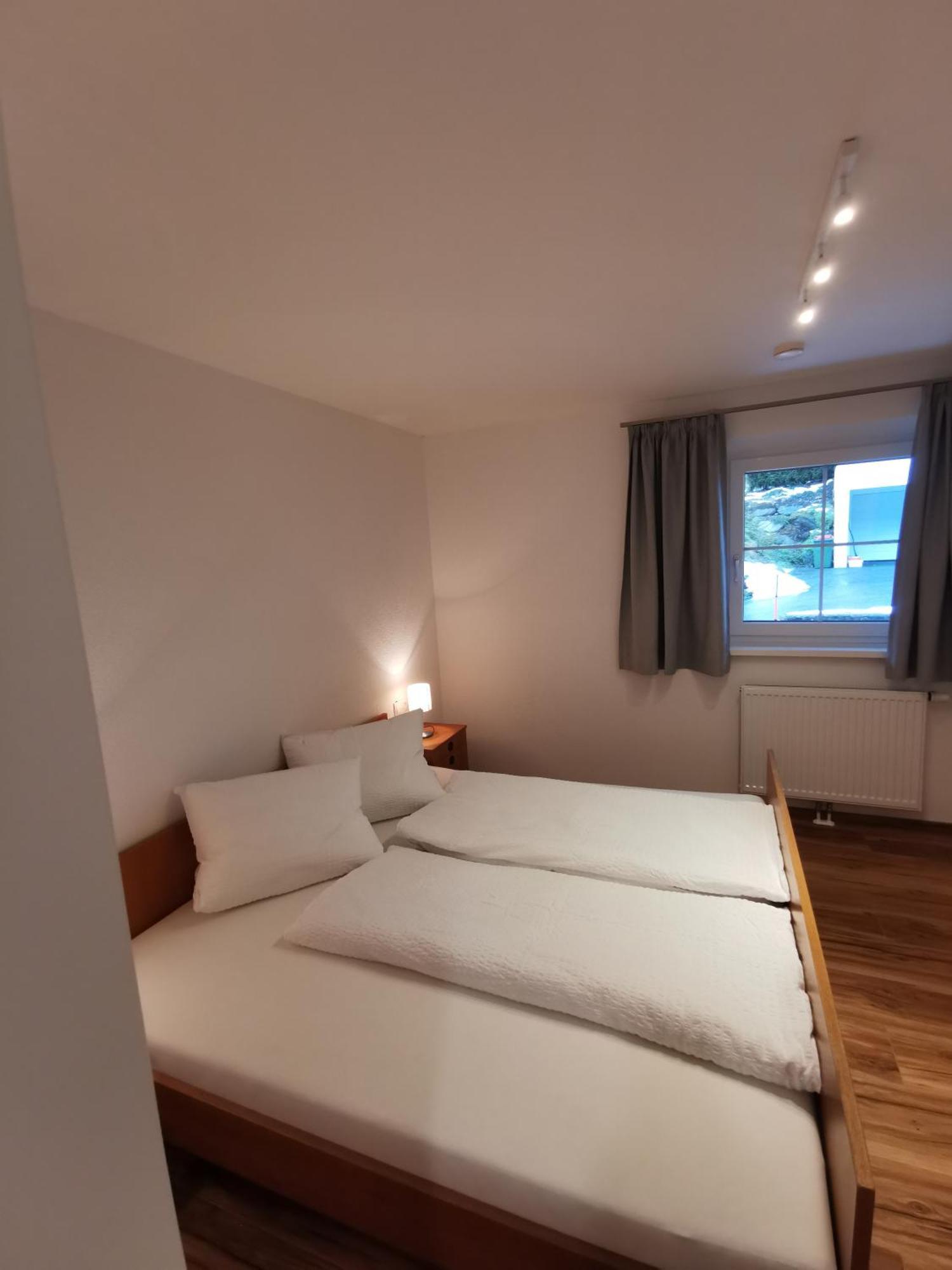 Apartments Haus Schoen - Preise Inclusive Pitztal Sommer Card イェルツェンス 部屋 写真